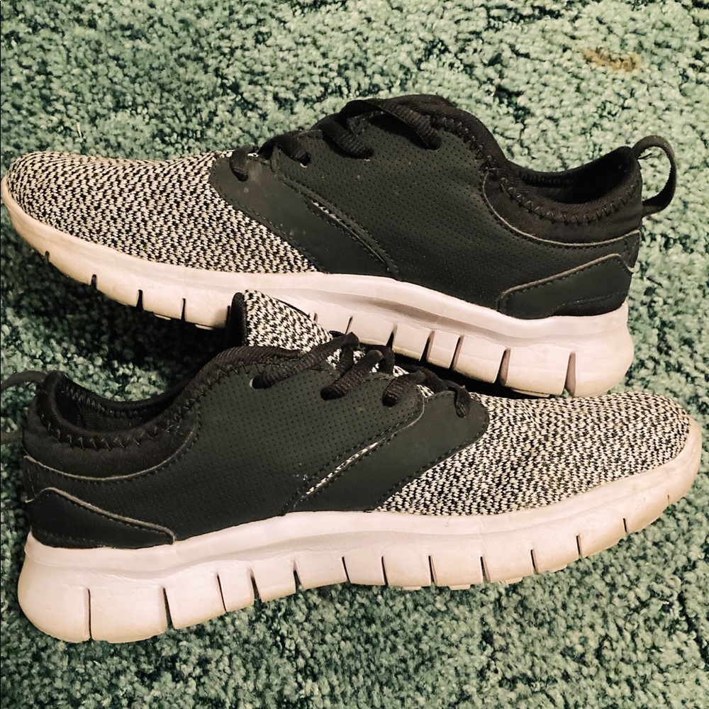 Tesla Lightweight Sports Running Shoes